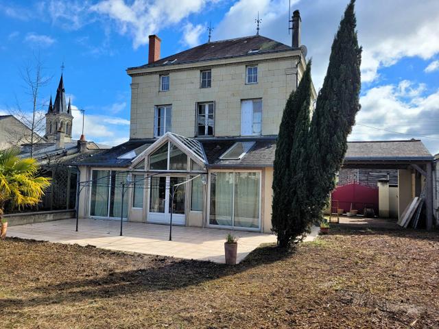 Maison 10 pièces 236 m²