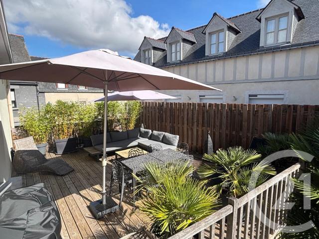 Maison 10 pièces 236 m²