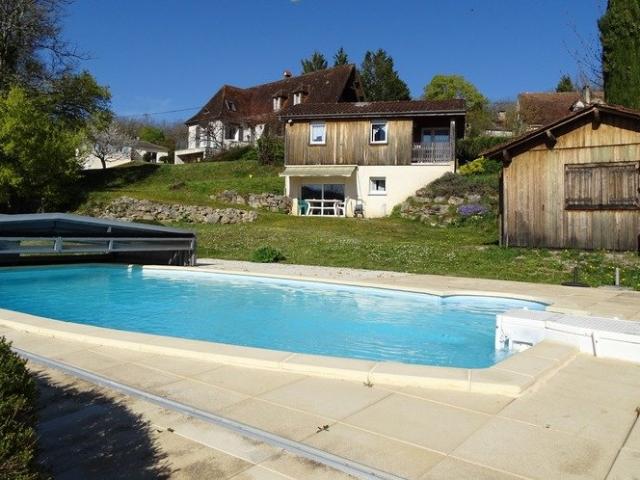 Maison 10 pièces 236 m²