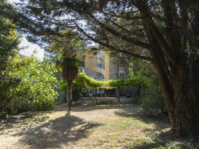 Maison 10 pièces 236 m²