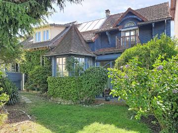 Maison 10 pièces 236 m²