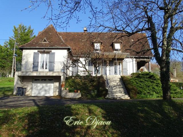 Maison 10 pièces 236 m²