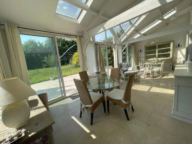 Maison 10 pièces 236 m²