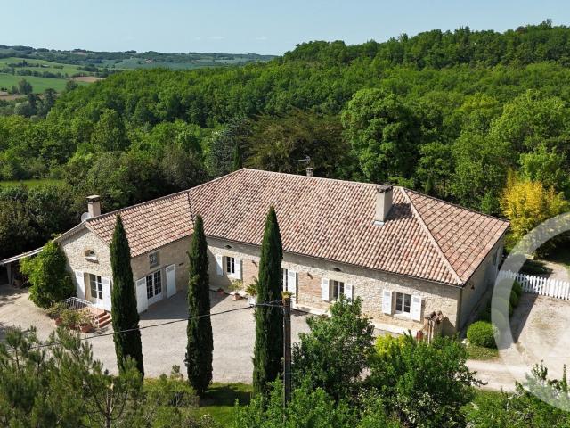 Maison 10 pièces 238 m²