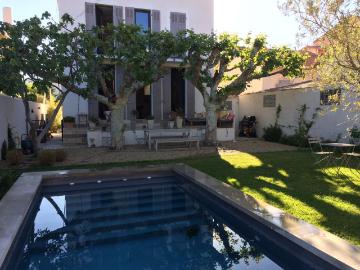 Maison 10 pièces, 268 m² à louer à Marseille 8 13008