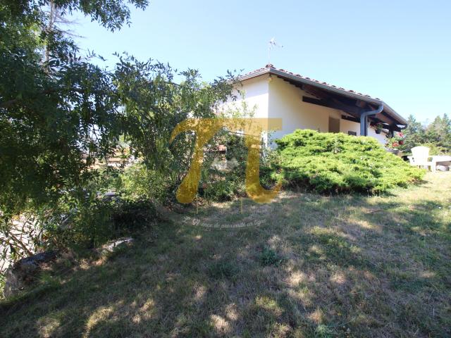 Maison 10 pièces 239 m²