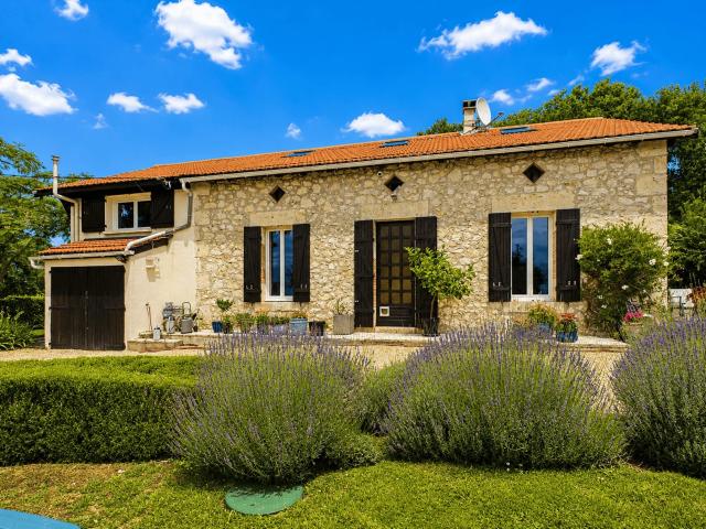 Maison 10 pièces 239 m²