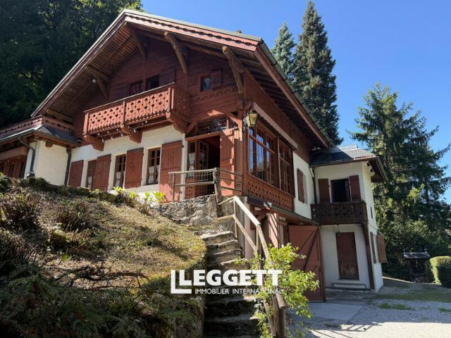 Maison 10 pièces 239 m²