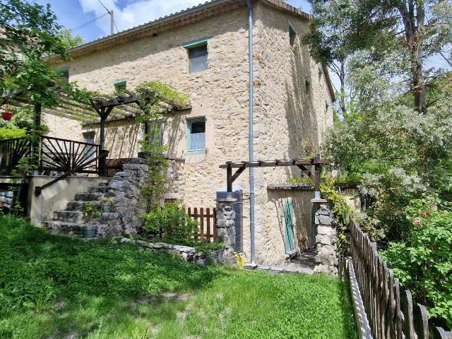 Maison 10 pièces 239 m²