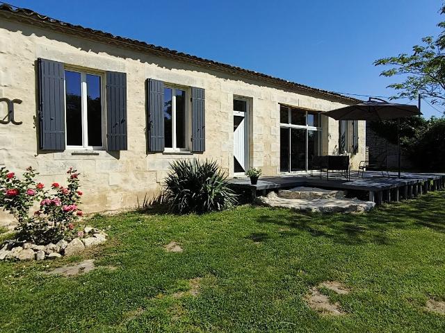 Maison 10 pièces 239 m²