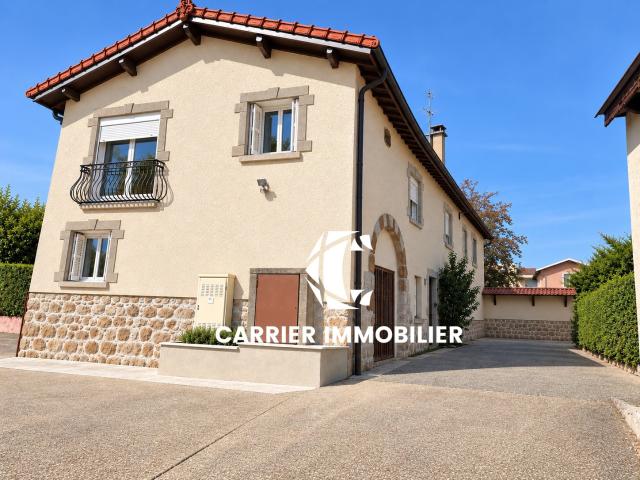 Maison 10 pièces 239 m²