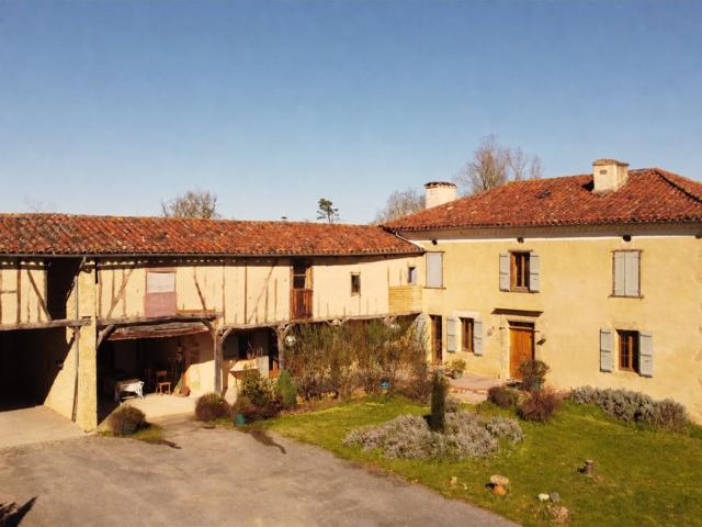Maison 10 pièces 343 m²