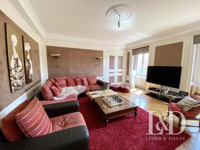 Maison 10 pièces 340 m²