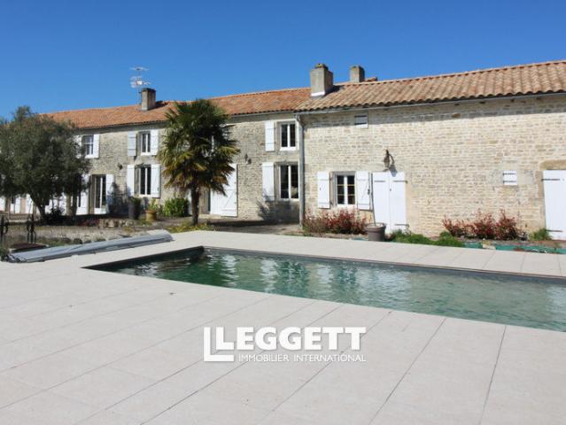 Maison 10 pièces 340 m²