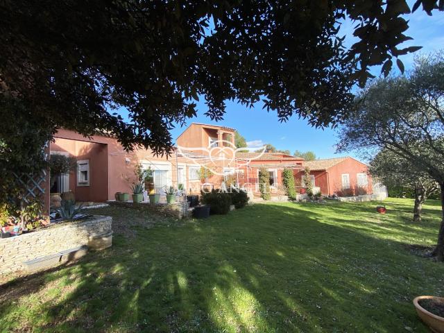 Maison 10 pièces 340 m²