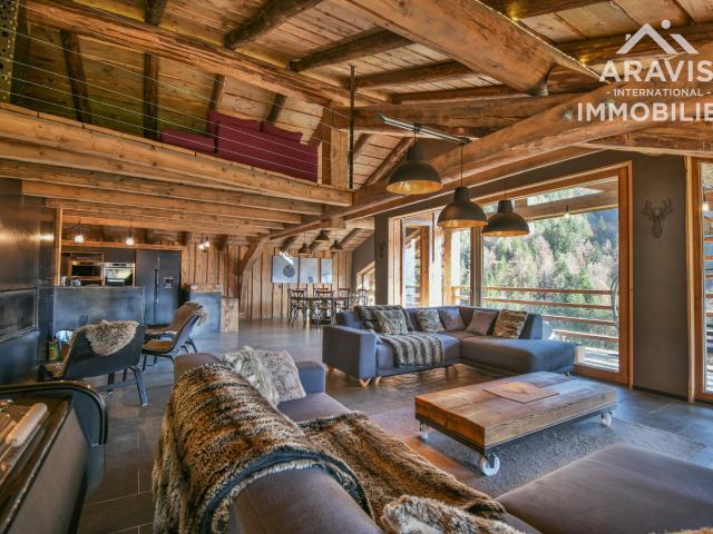 Maison 10 pièces 340 m²