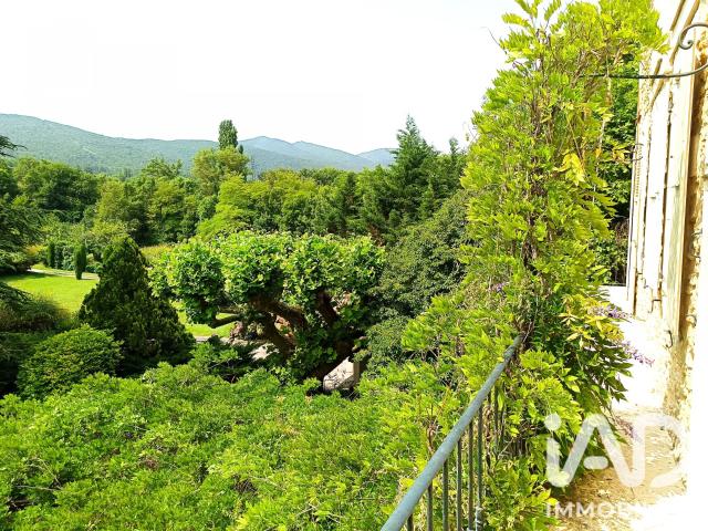 Maison 10 pièces 340 m²
