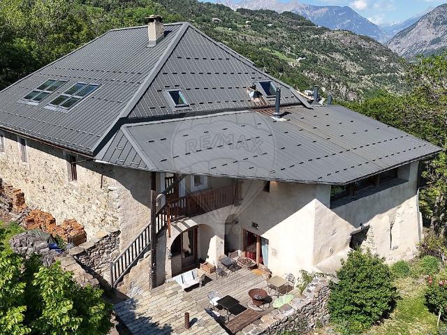 Maison 10 pièces 347 m²