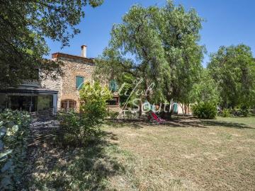 Maison 10 pièces 345 m²