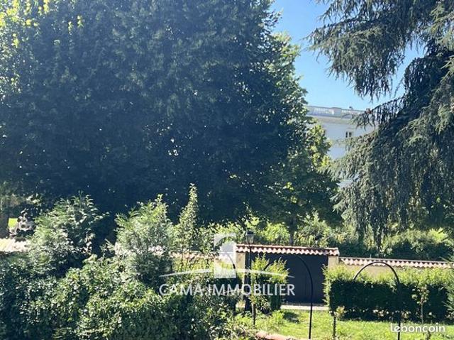 Maison 10 pièces 349 m²