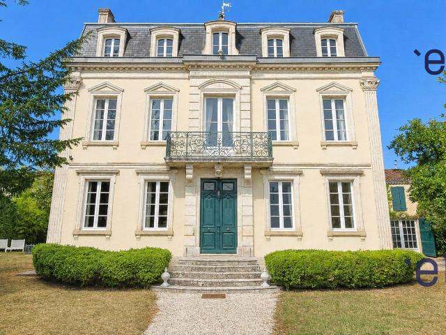 Maison 10 pièces 350 m²