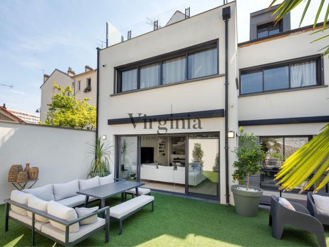 Maison 10 pièces 275 m²