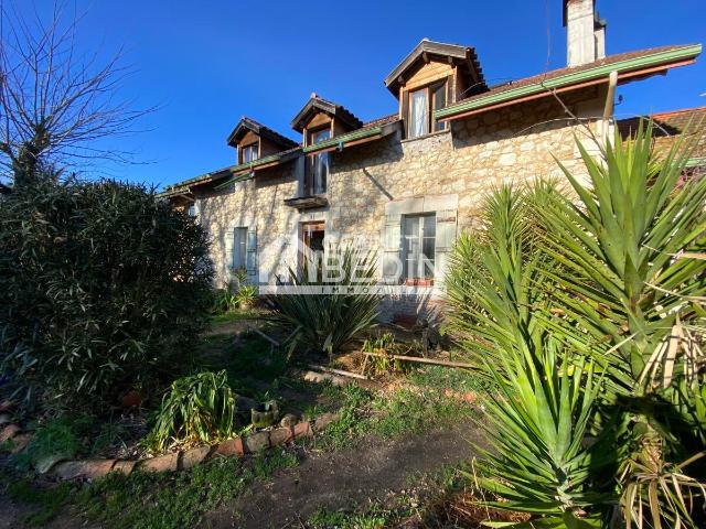 Maison 10 pièces 350 m²