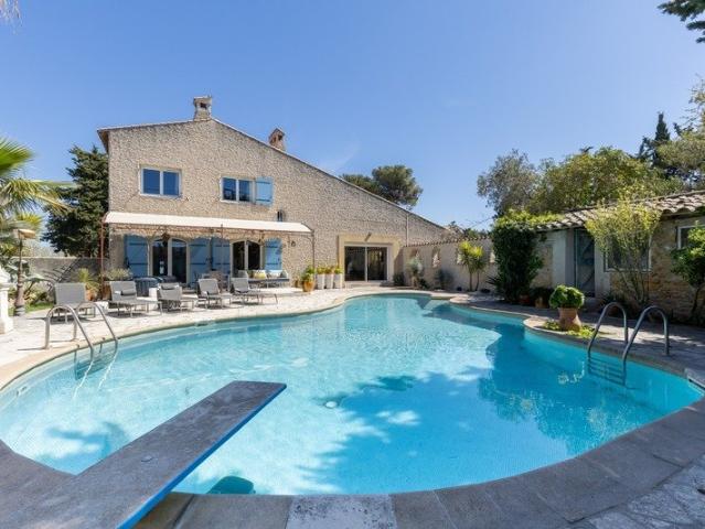 Maison 10 pièces 350 m²