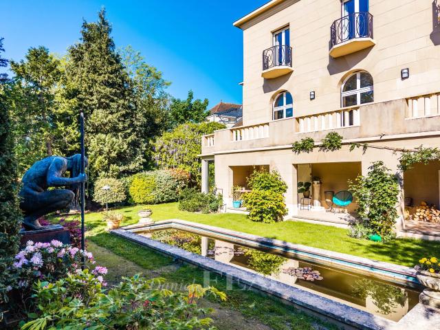 Maison 10 pièces 350 m²
