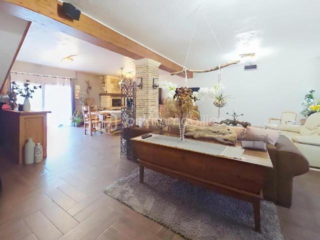 Maison 10 pièces 370 m²