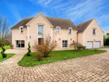 Maison 10 pièces 350 m²