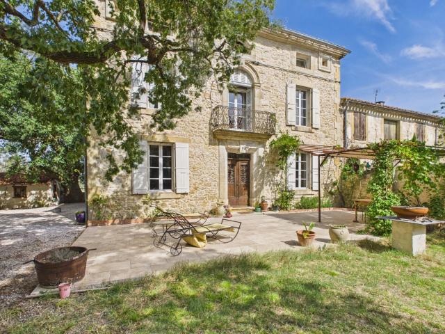 Maison 10 pièces 357 m²