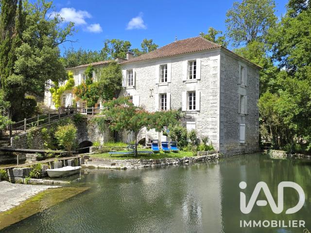 Maison 10 pièces 354 m²