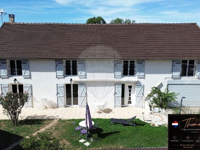 Maison 10 pièces 354 m²