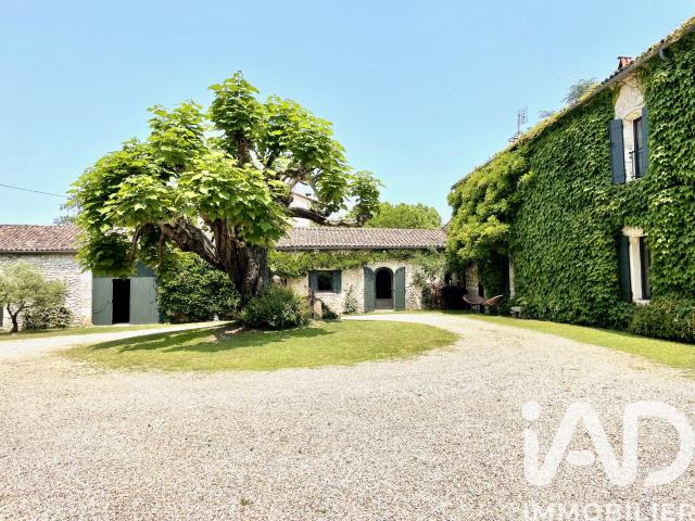 Maison 10 pièces 355 m²
