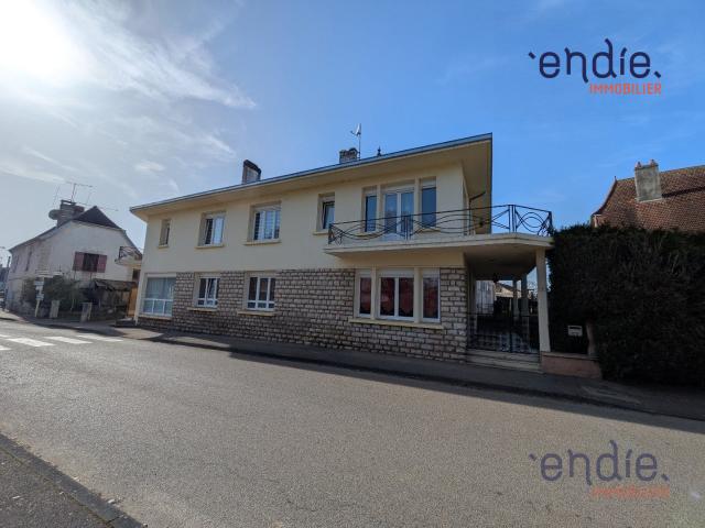 Maison 10 pièces 355 m²