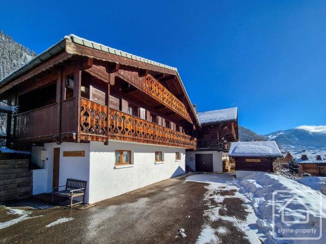 Maison 10 pièces 355 m²