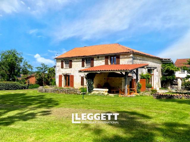 Maison 10 pièces 355 m²