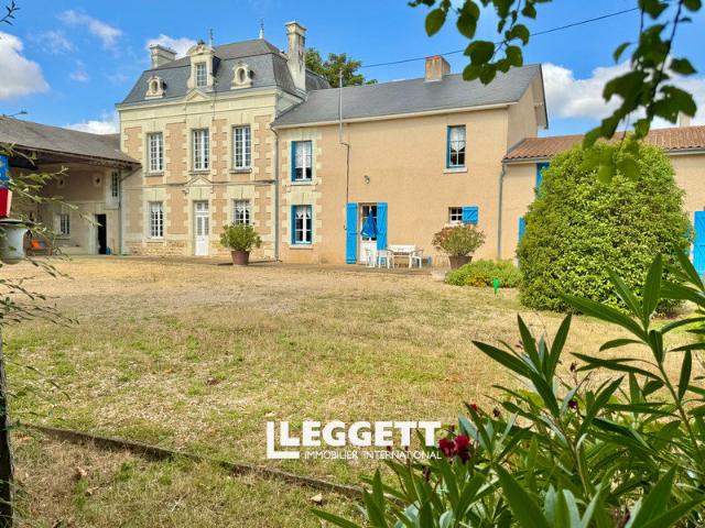 Maison 10 pièces 355 m²