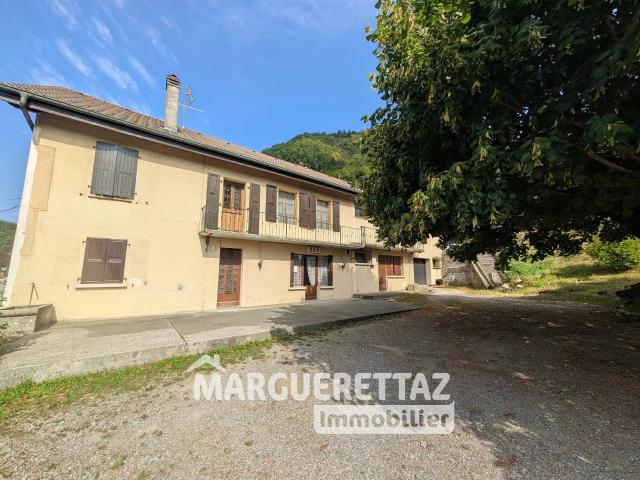 Maison 10 pièces 355 m²