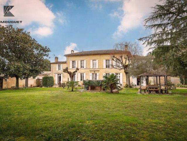 Maison 10 pièces 356 m²