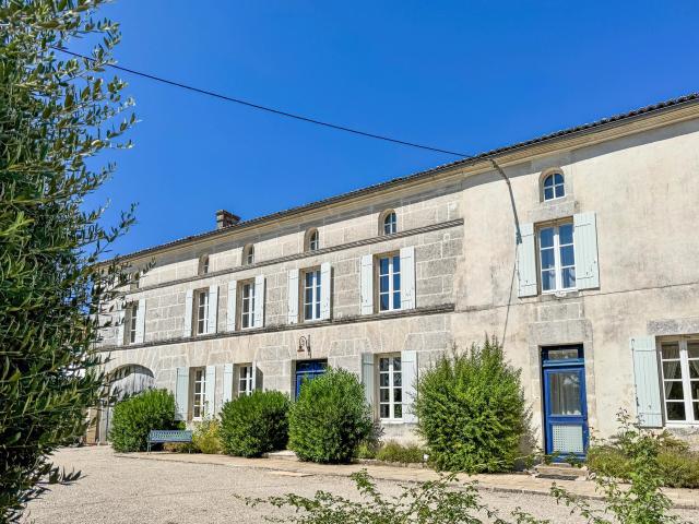 Maison 10 pièces 358 m²