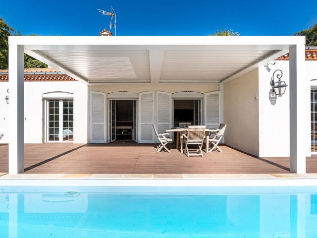 Maison 10 pièces 358 m²