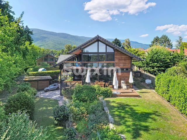 Maison 10 pièces 363 m²