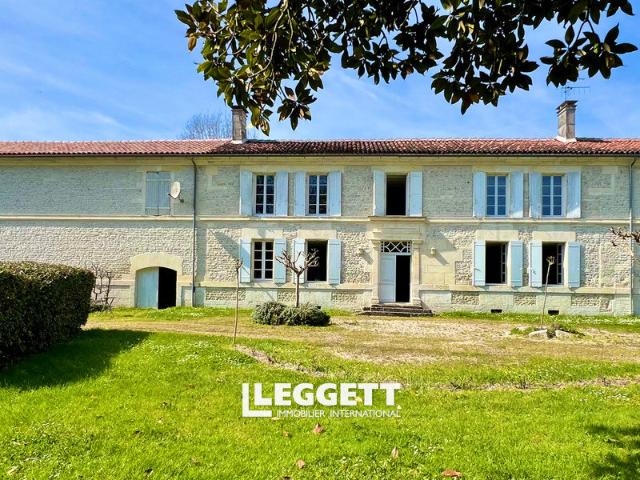 Maison 10 pièces 363 m²
