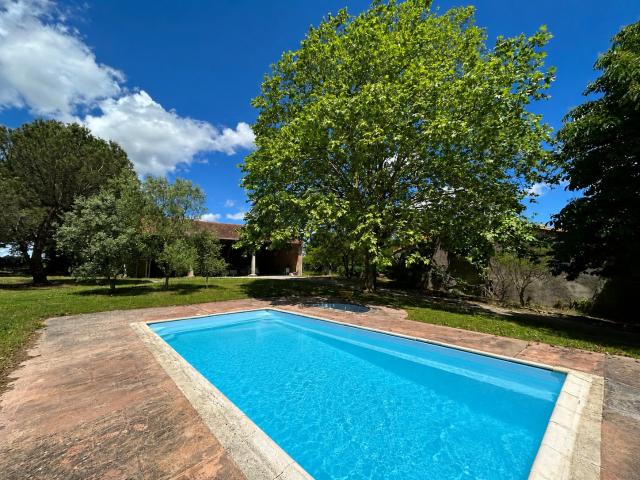 Maison 10 pièces 360 m²