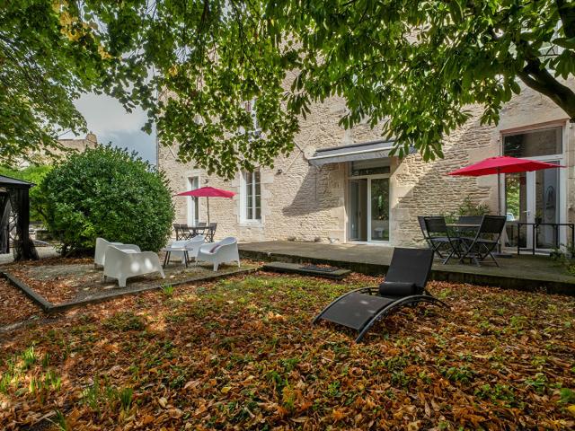Maison 10 pièces 360 m²