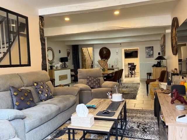 Maison 10 pièces 362 m²