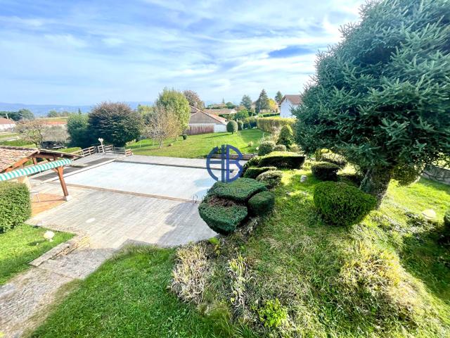 Maison 10 pièces 365 m²