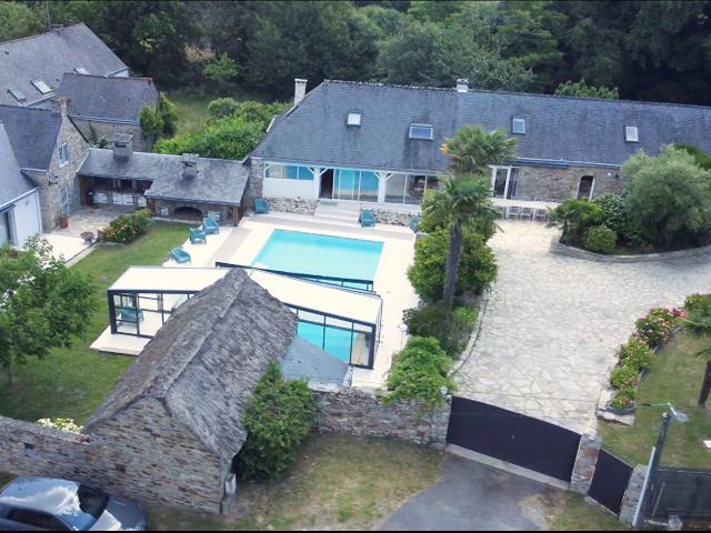Maison 10 pièces 365 m²